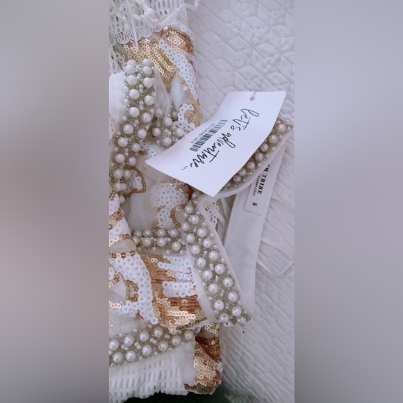 Dress Chic White and Gold Patterned Dress with Fringe - Picture 8 of 8